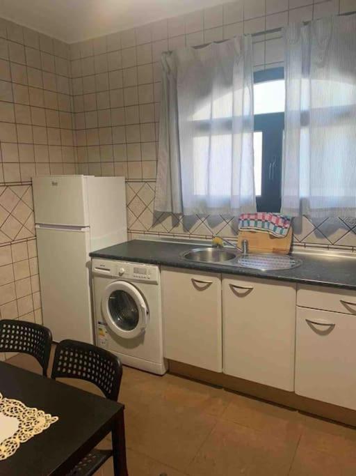 티아즈 Riviera Park 7A - Air Con- Wi-Fi- Uk Channels- 5 Minutes Walking From The Sea 아파트 외부 사진